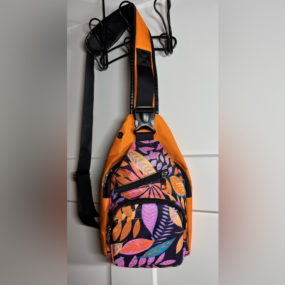 ☀️ Colorful Leaf Print Sling Bag NWOT.